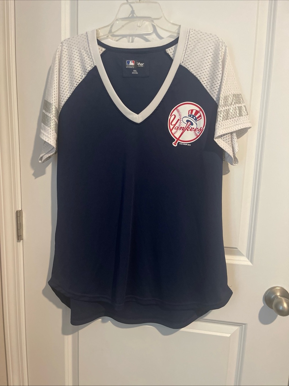MLB New York Yankees Navy and White V-Neck Mesh Sleeve Tee Womens XXL 23 P2P 30L